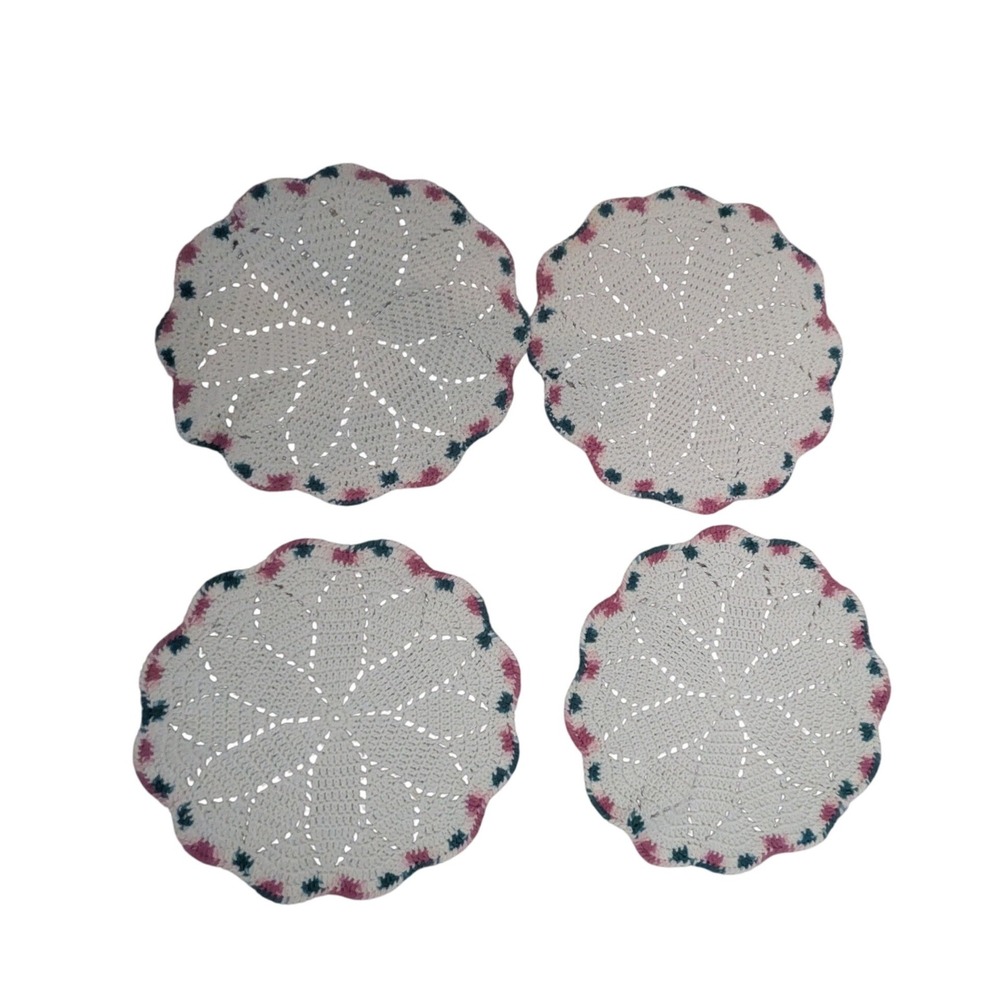 Vintage Handmade Round Crochet‎ Placemats Set of 4 White Pink Teal Scalloped 17"